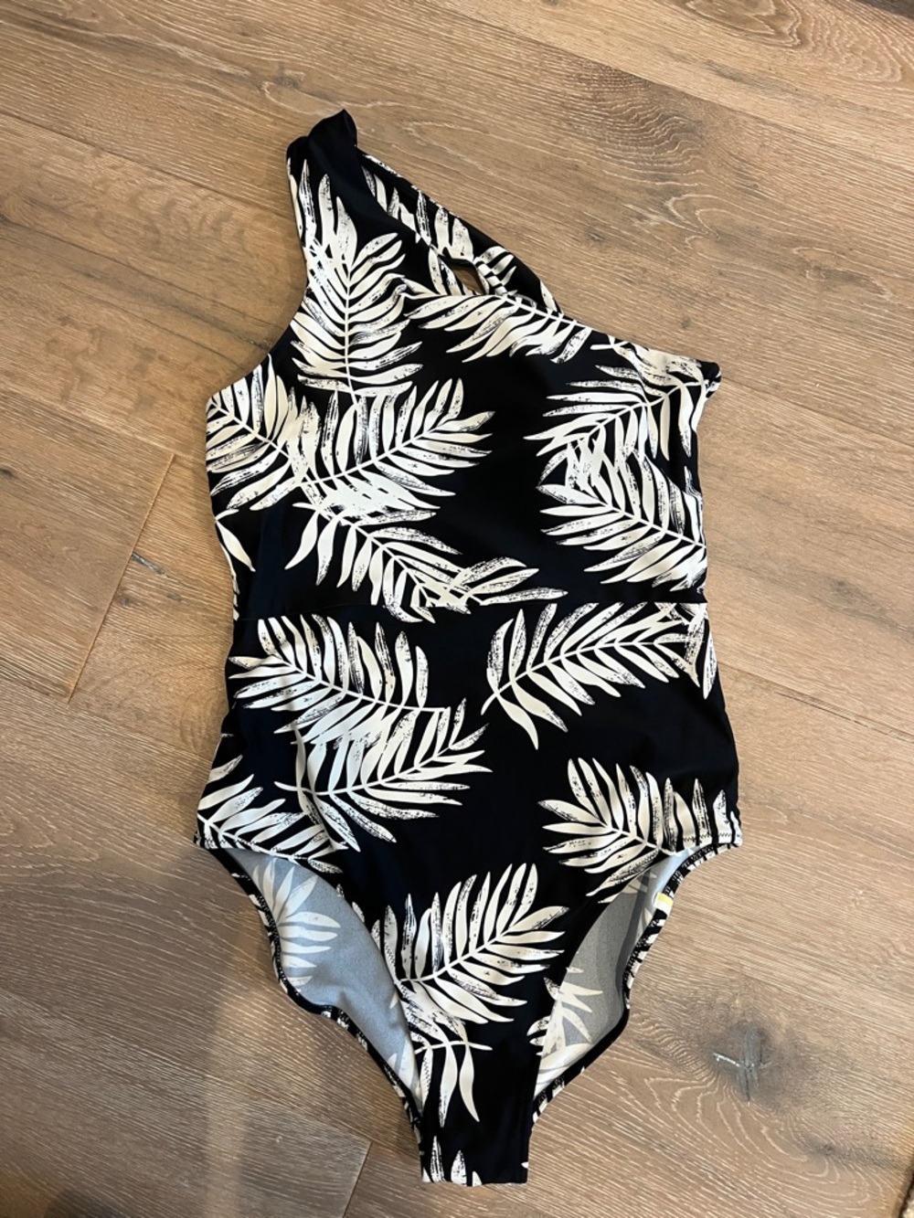 One-Shoulder Black Tropical Leaf Swimsuit Summersalt sidestroke EUC